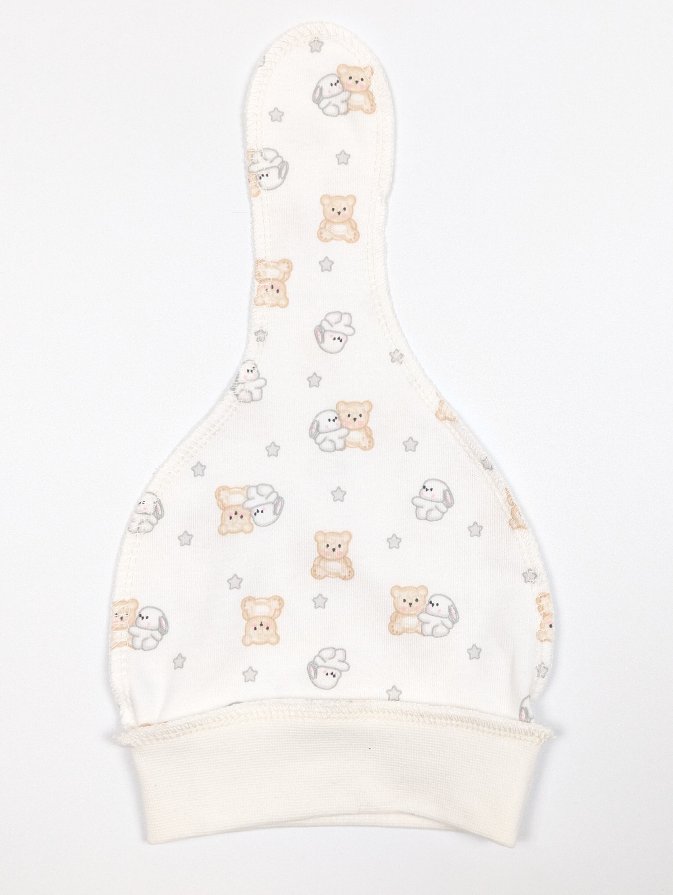 шапочка з комплекту дитячого одягу з ведмедиками та зірками